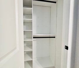 Custom reach-in closet project with black hardware in Zephyrhills, Florida. Custom reach-in closet with black hardware in Zephyrhills, Florida.